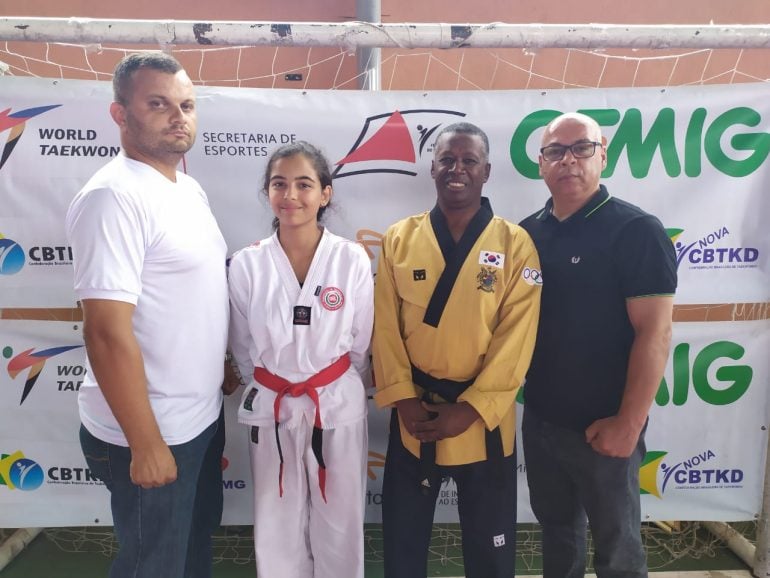 Itabirana de 14 anos conquista faixa preta de Taekwondo