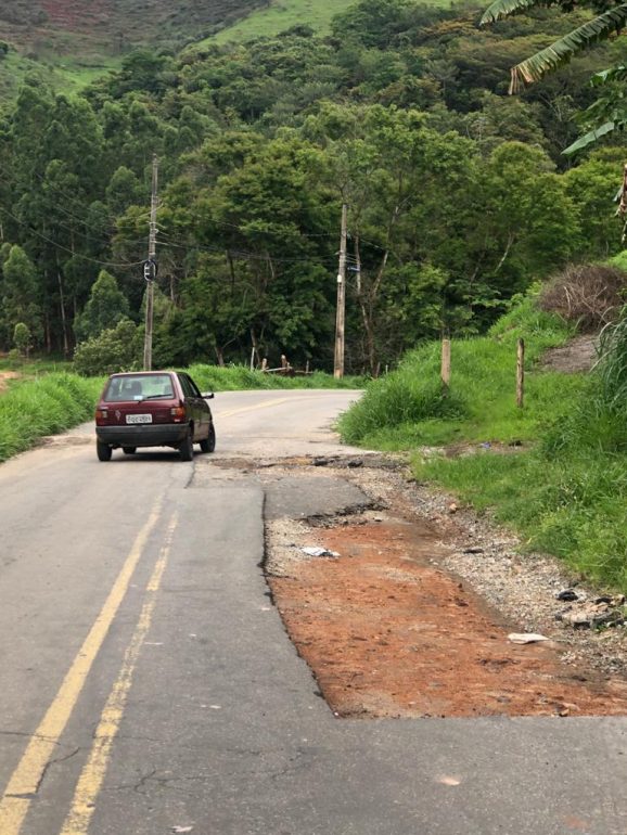 Com licitação suspensa, “estrada das Pacas” traz risco a motoristas em Monlevade