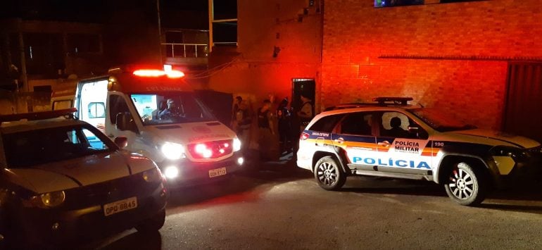 Homem baleado na mão é socorrido no bairro Fênix