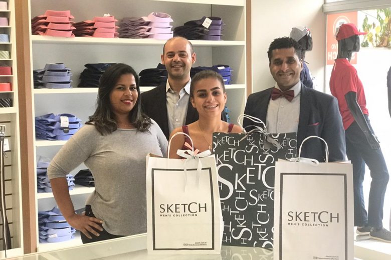 Só hoje! Compre na Sketch Itabira acima de R$ 200 e ganhe uma camisa gola polo
