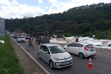 Vítima de tombamento de carreta é resgatada ao Hospital Margarida