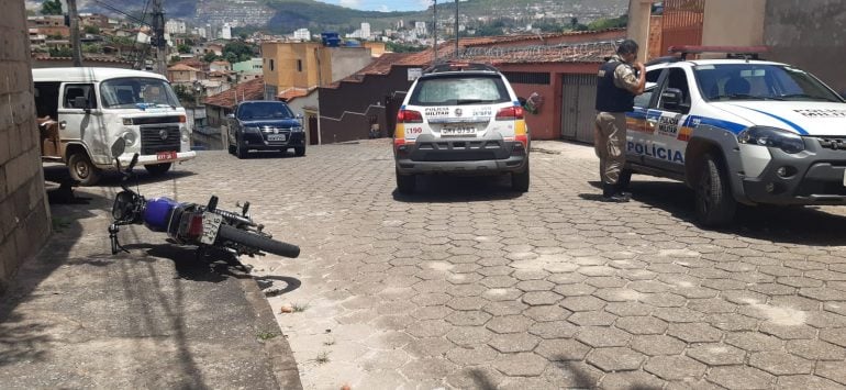 Jovem vai parar na delegacia por perturbação do sossego após pilotar motocicleta barulhenta