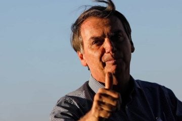 Antes de viajar para Bahia, Bolsonaro diz que espera “seguir melhorando” em 2020