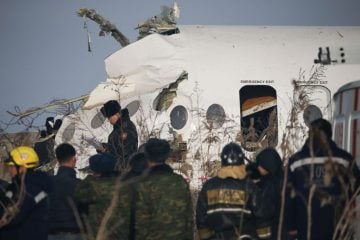 Avião cai no Cazaquistão e mata pelo menos 15 pessoas