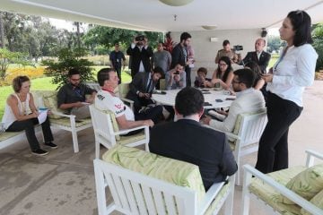 Bolsonaro quer elevar teto do Imposto de Renda para R$ 3 mil por mês