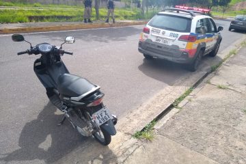 Moto furtada é encontrada abandonada no bairro Praia, em Itabira