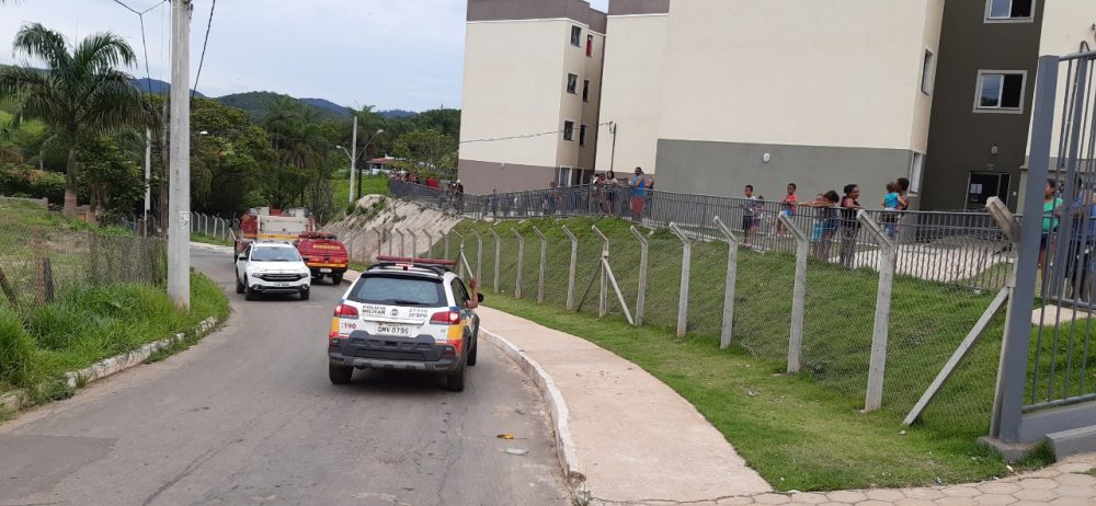 Panela no fogo provoca princípio de incêndio e mobiliza bombeiros no Barreiro