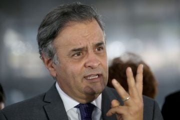 Aécio Neves é submetido a cirurgia