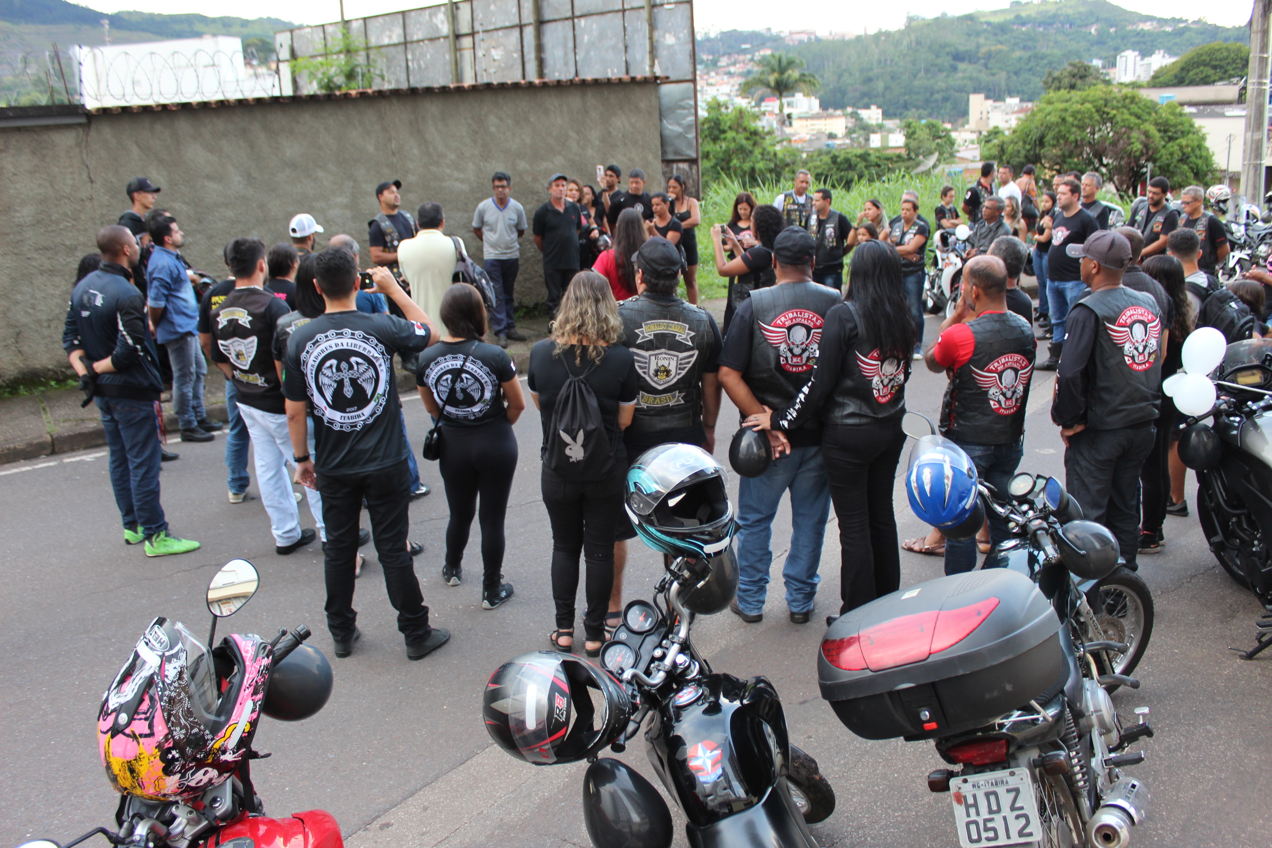 Protesto pela morte de jovem motociclista pede prudência no trânsito