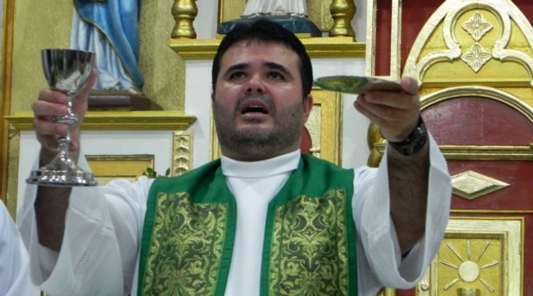 Paróquia Nossa Senhora da Saúde dá boas-vindas a novo pároco