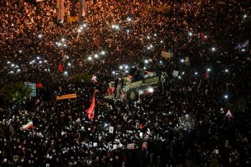 Tumulto no funeral de general Suleimani deixa ao menos 32 mortos no Irã