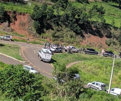 Polícia encontra 12 dos 13 detentos foragidos do Presídio do Serro