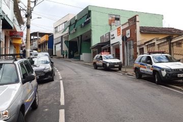 Três assaltam loja e levam acessórios folheados a ouro em Itabira
