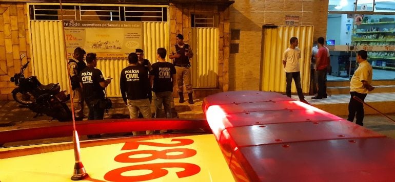 Homem é assassinado a tiros dentro de bar em Itabira