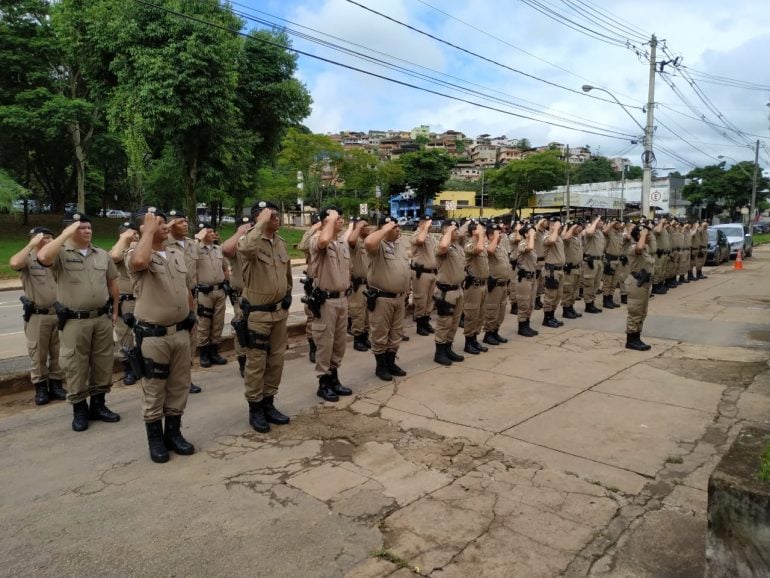 Polícia Militar homenageia policiais destaques em Monlevade
