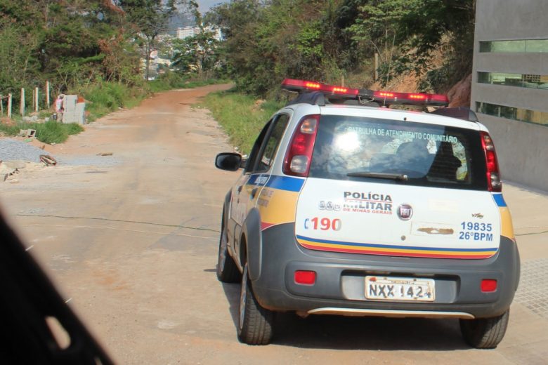 Moto é furtada na garagem de residência no bairro São Francisco