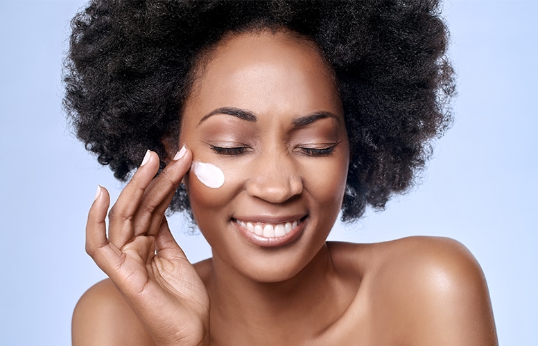 Três dicas para cuidar da pele negra
