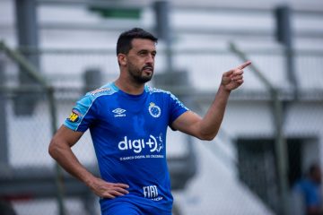 Edilson e Cruzeiro chegam a acordo e jogador permanece para 2020