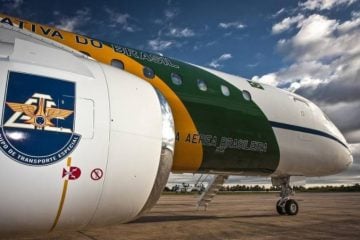 Secretário executivo da Casa Civil é exonerado por usar avião da FAB