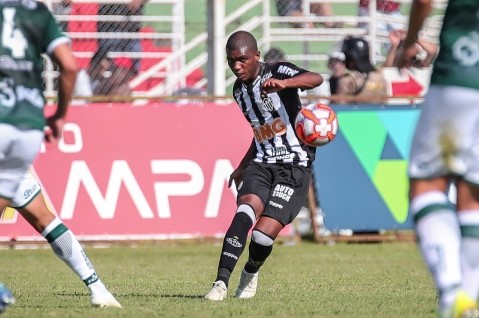 Joia do Atlético, santa-mariense Vinícius almeja novas chances no profissional do Galo