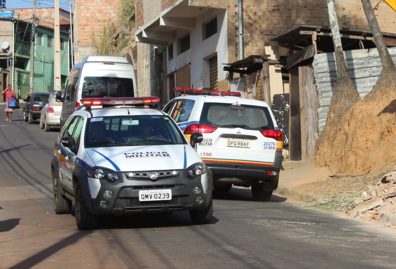 Jovem grávida é alvo de assaltantes durante caminhada na avenida Cristina Gazire