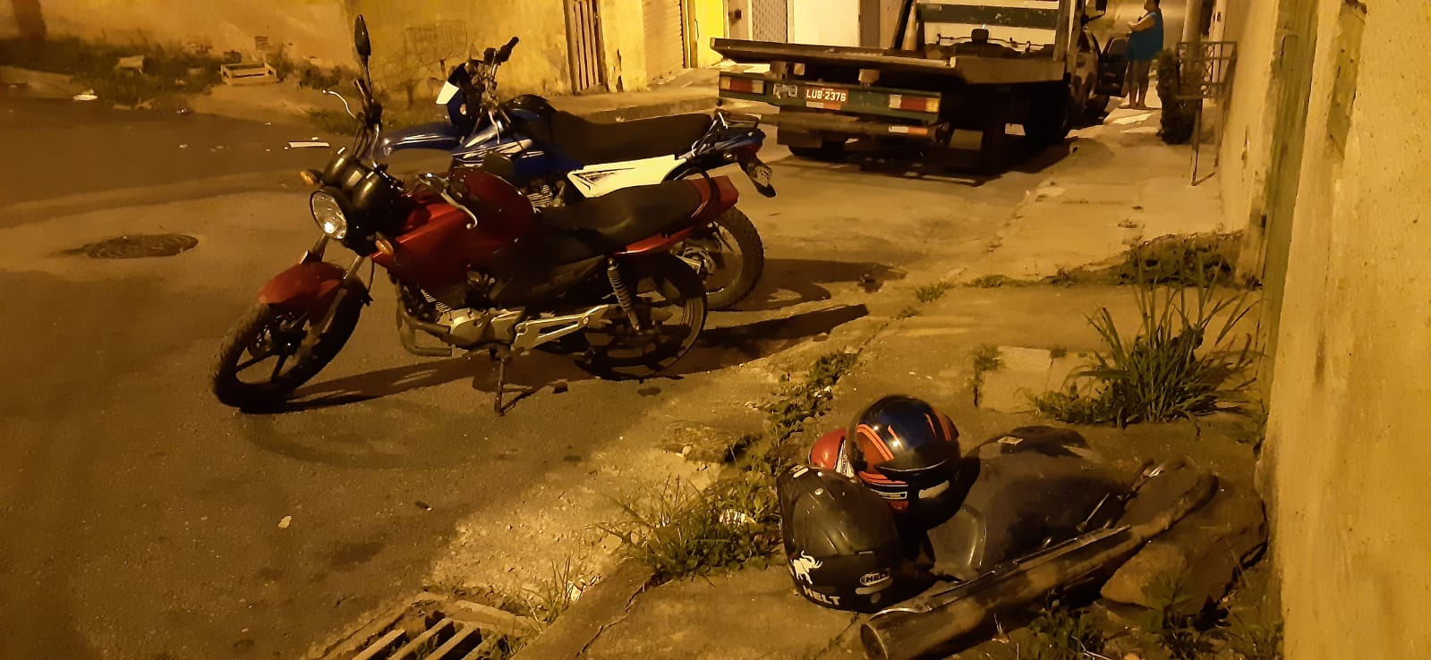 moto-roubada-e-outra-usada-no-crime-sao-encontradas-em-casa-no-bairro-sao-marcos (2)