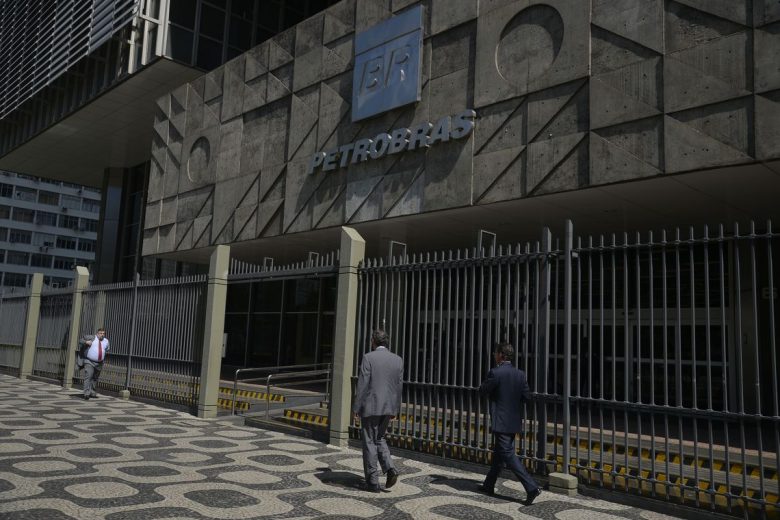 Petrobras reduz preço da gasolina e diesel nas refinarias