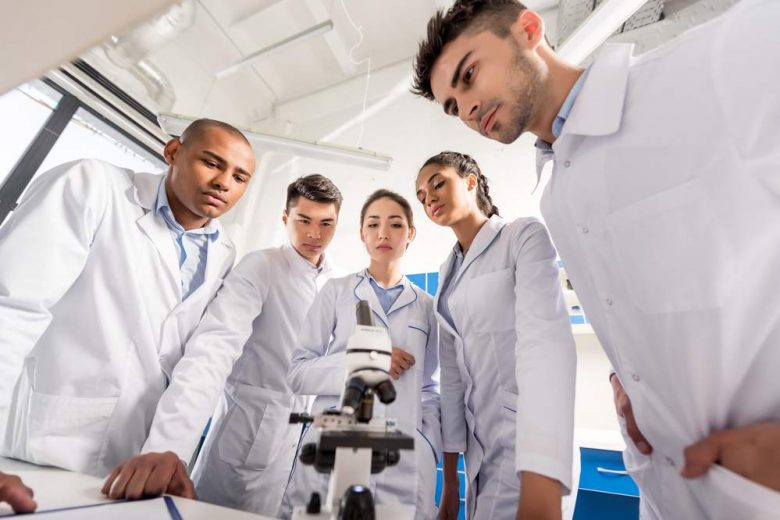 Recrutadora tem vagas para biomédicos em Itabira