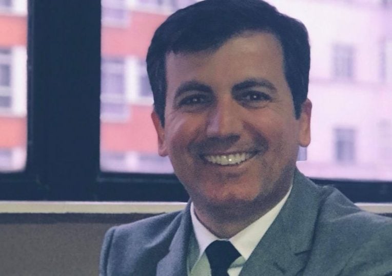 Ex-prefeito de Monlevade faz enquete na internet para saber se disputa vaga na Câmara