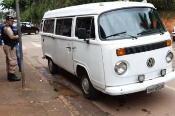 Kombi é apreendida por transporte irregular de escolares em Itabira
