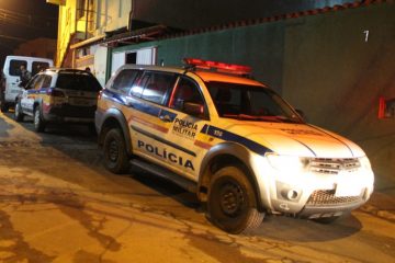 Três homens são baleados em um bar no bairro Nova Vista