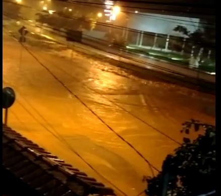 Volume das chuvas volta a assustar e trazer transtornos à itabiranos