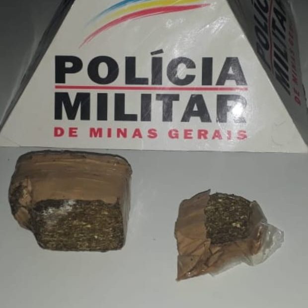 Cão farejador ajuda a encontrar barra de maconha no São Bento