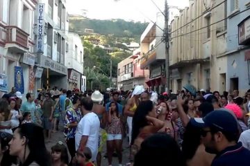 Comerciantes se unem e realizam carnaval solidário em Nova Era