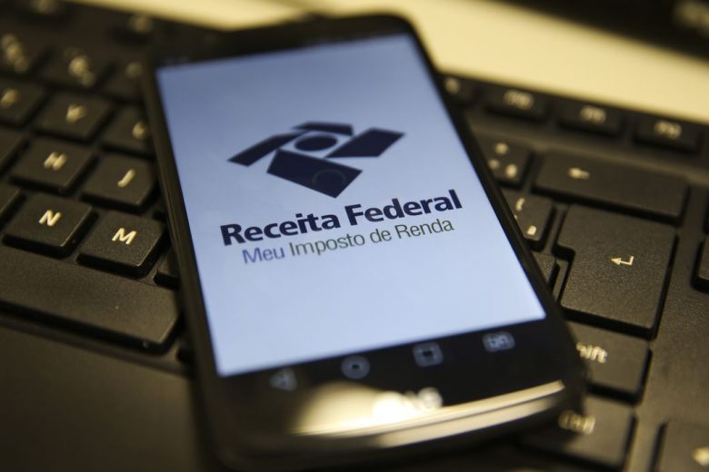 Comprovantes para Imposto de Renda devem ser enviados até sexta-feira