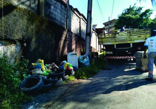 Prefeitura de Monlevade faz mutirão contra a dengue no bairro José Elói