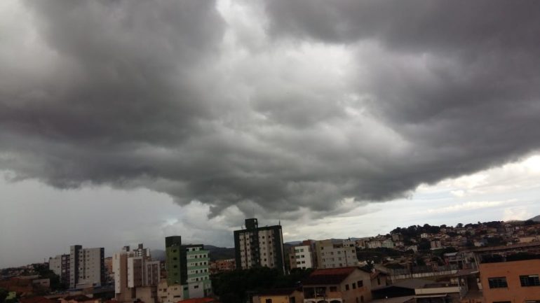 Alta pressão mantém tempo seco na maior parte de Minas Gerais. Confira a previsão do tempo
