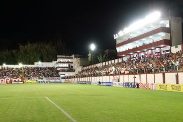 Tombense e Cruzeiro disputam jogo atrasado em busca da liderança do Mineiro