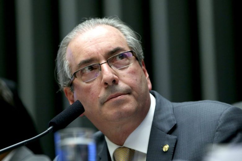 Juíza põe Cunha em domiciliar para aguardar teste de coronavírus