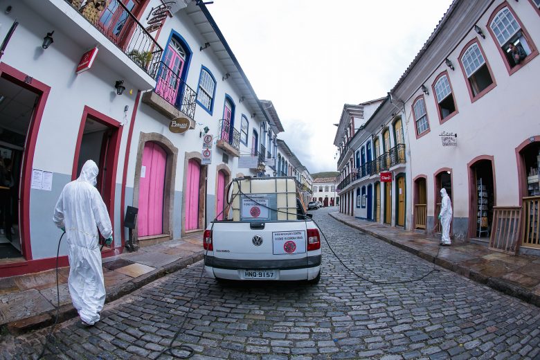 Prefeitura de Ouro Preto inicia desinfecção de ruas contra coronavírus