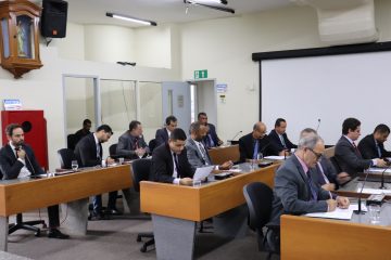 De 17 vereadores, 12 tentam a reeleição em Itabira