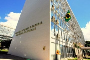 Turismo quer FGTS e seguro para empregados do setor