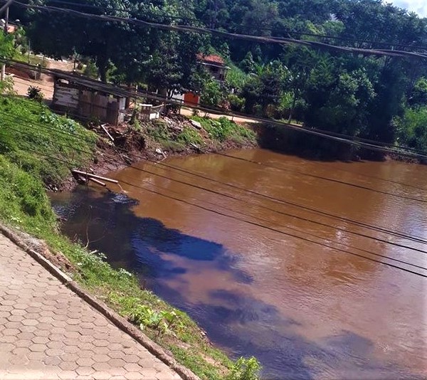 DAE de Monlevade desconhece incidente de poluição no rio Santa Bárbara