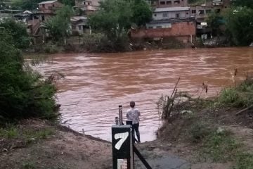 Rio em Nova Era alcança nível de atenção e Defesa Civil emite alerta à ribeirinhos