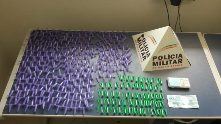 Suspeito de tráfico é preso com mais de 100 pinos de cocaína em Santa Maria