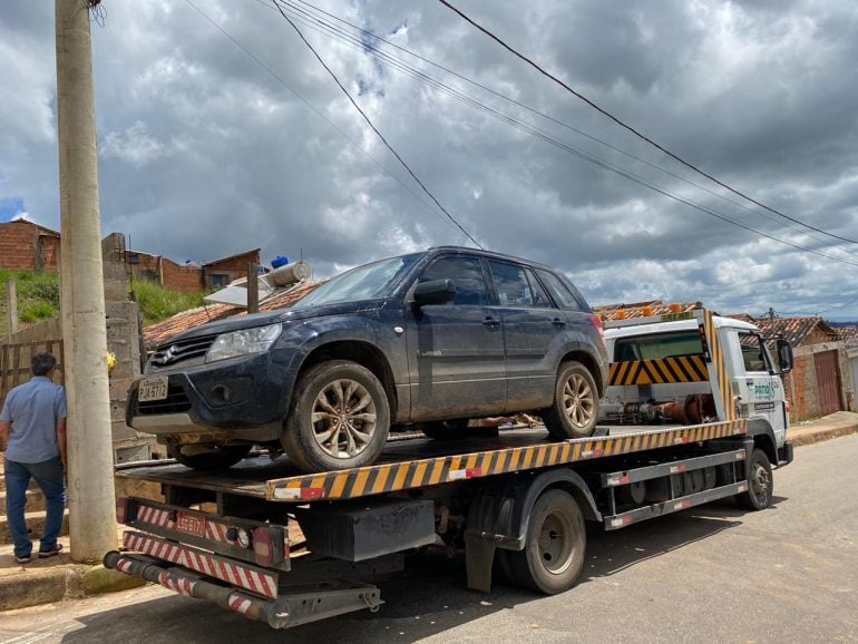 Carro usado em assaltos em Rio Piracicaba e Monlevade é encontrado no bairro Planalto