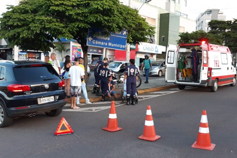 Motociclista é encaminhado para o Pronto-Socorro após acidente em Itabira
