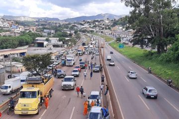 Grave acidente no Anel Rodoviário deixa pelo menos três mortos