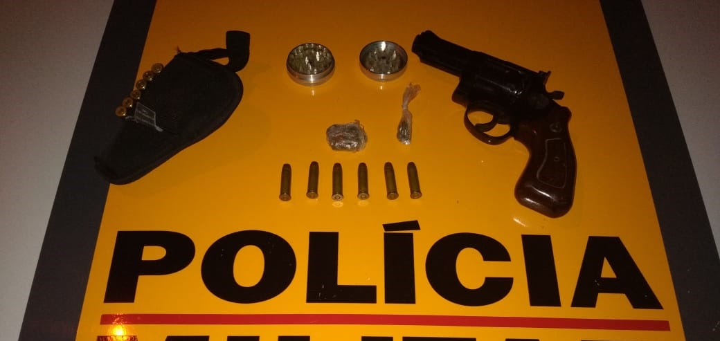 Comerciante com revólver na cintura é preso em Itabira