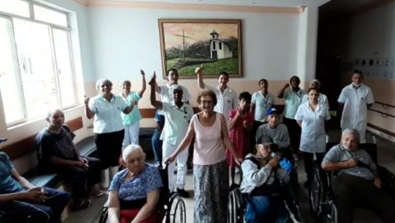 Em vídeo, idosos do Lar de Ozanam pedem para itabiranos ficarem em casa